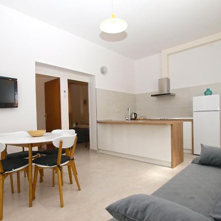 Apartemnts Guido 762 Pjescana Uvala Exterior photo