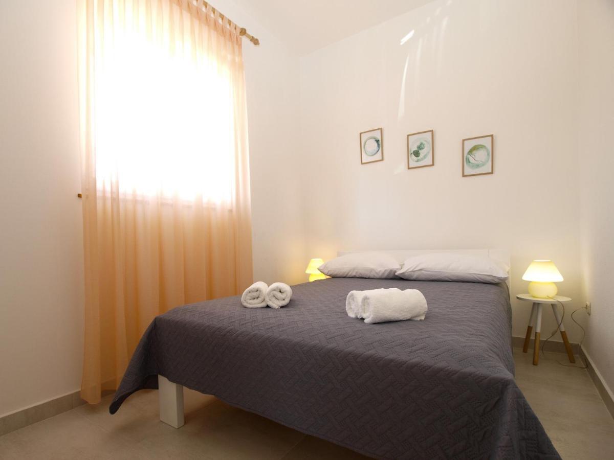 Apartemnts Guido 762 Pjescana Uvala Exterior photo