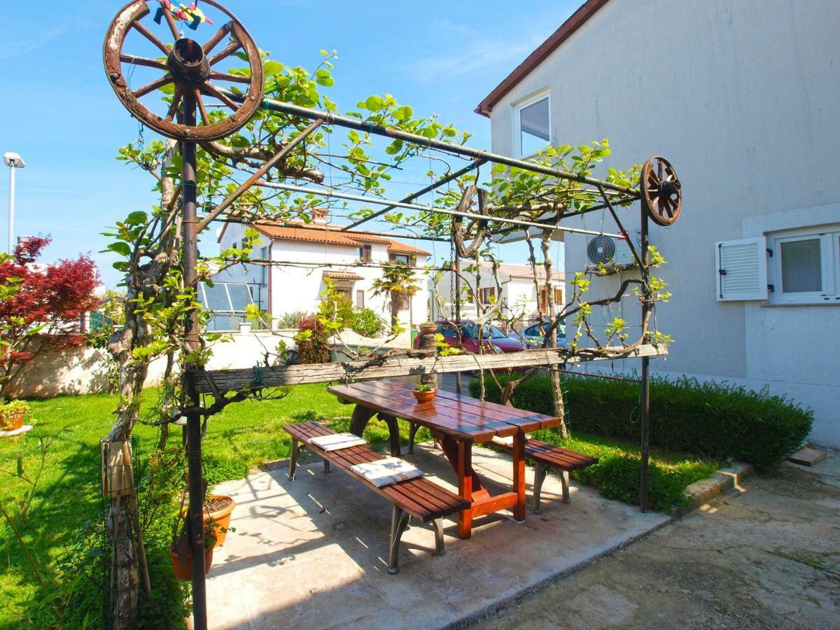 Apartemnts Guido 762 Pjescana Uvala Exterior photo
